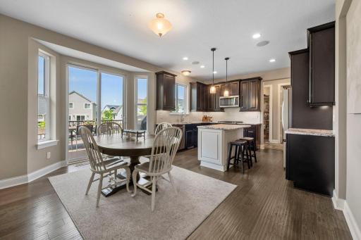 6872 Creekside Way, Excelsior, MN 55331