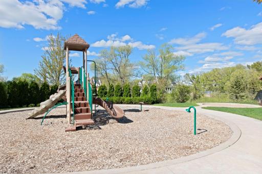 6872 Creekside Way, Excelsior, MN 55331