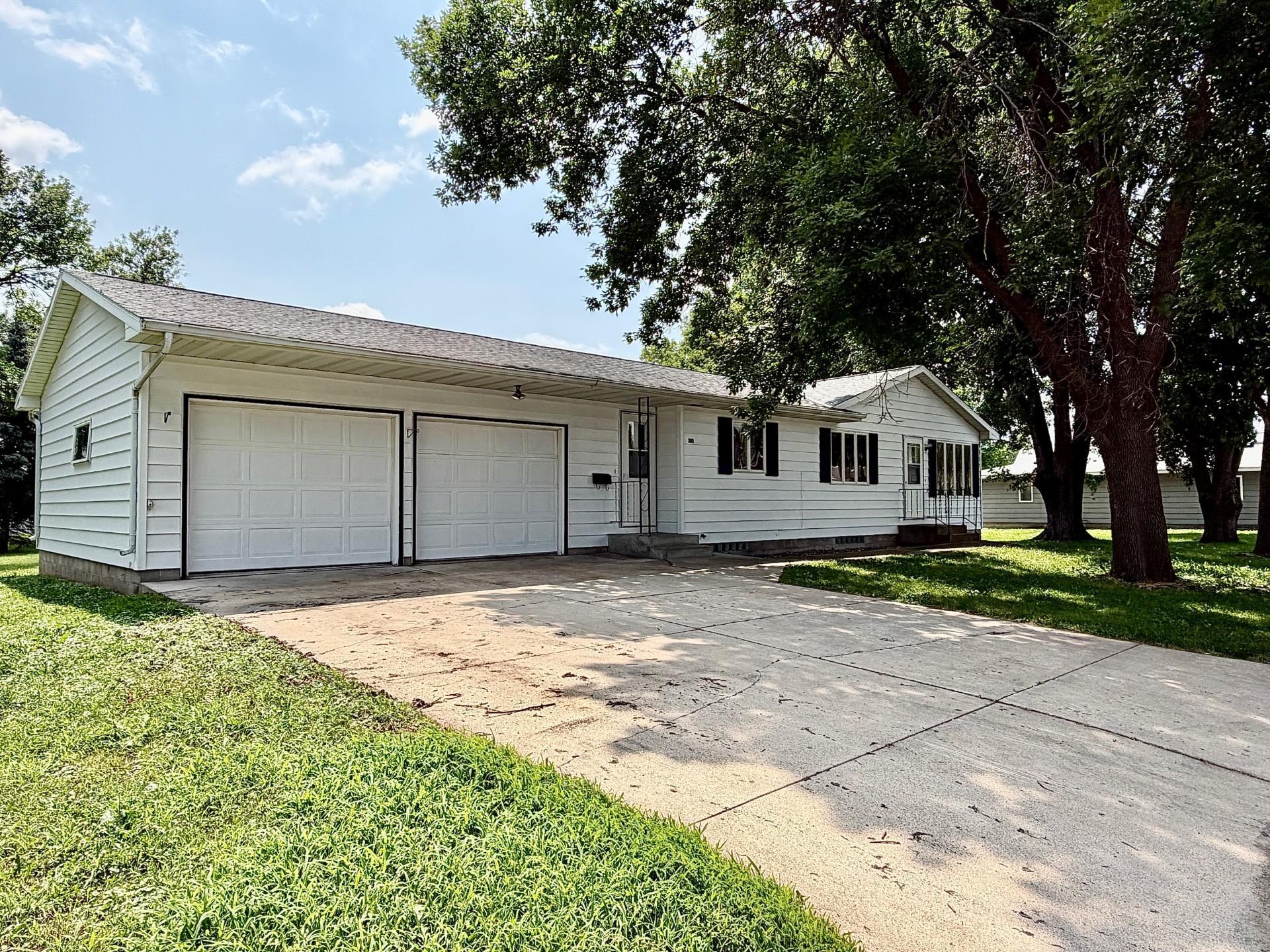 Welcome to 305 W 3rd Street.jpg