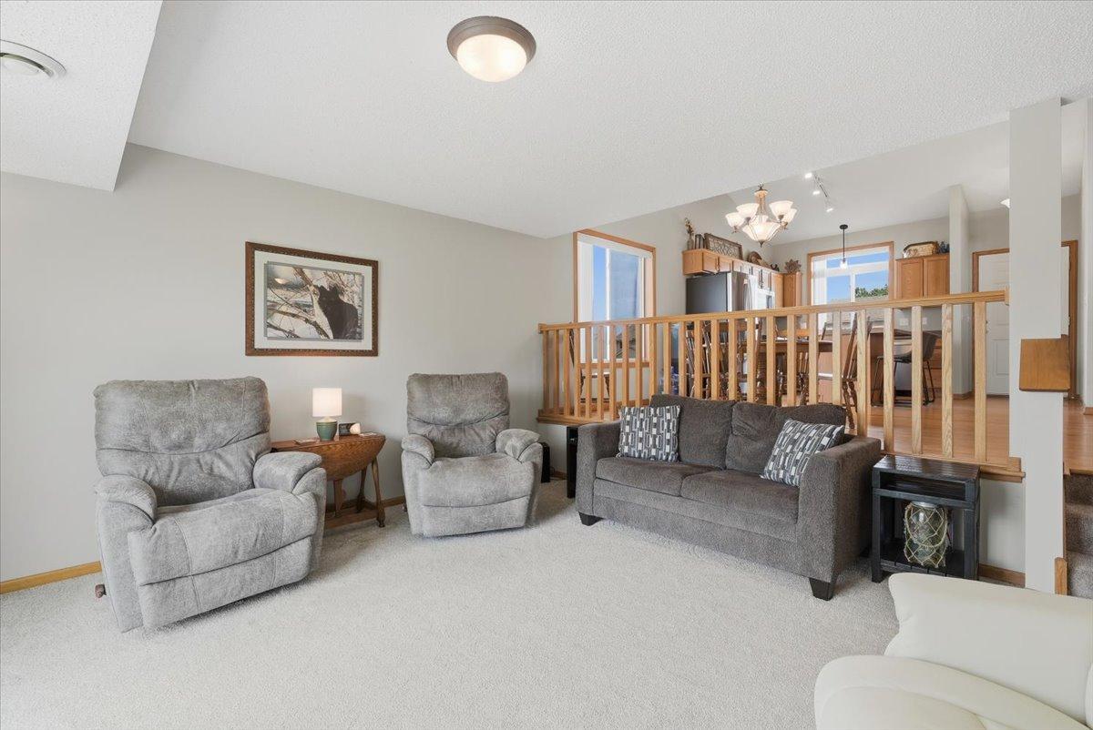 04-Living Room.jpg