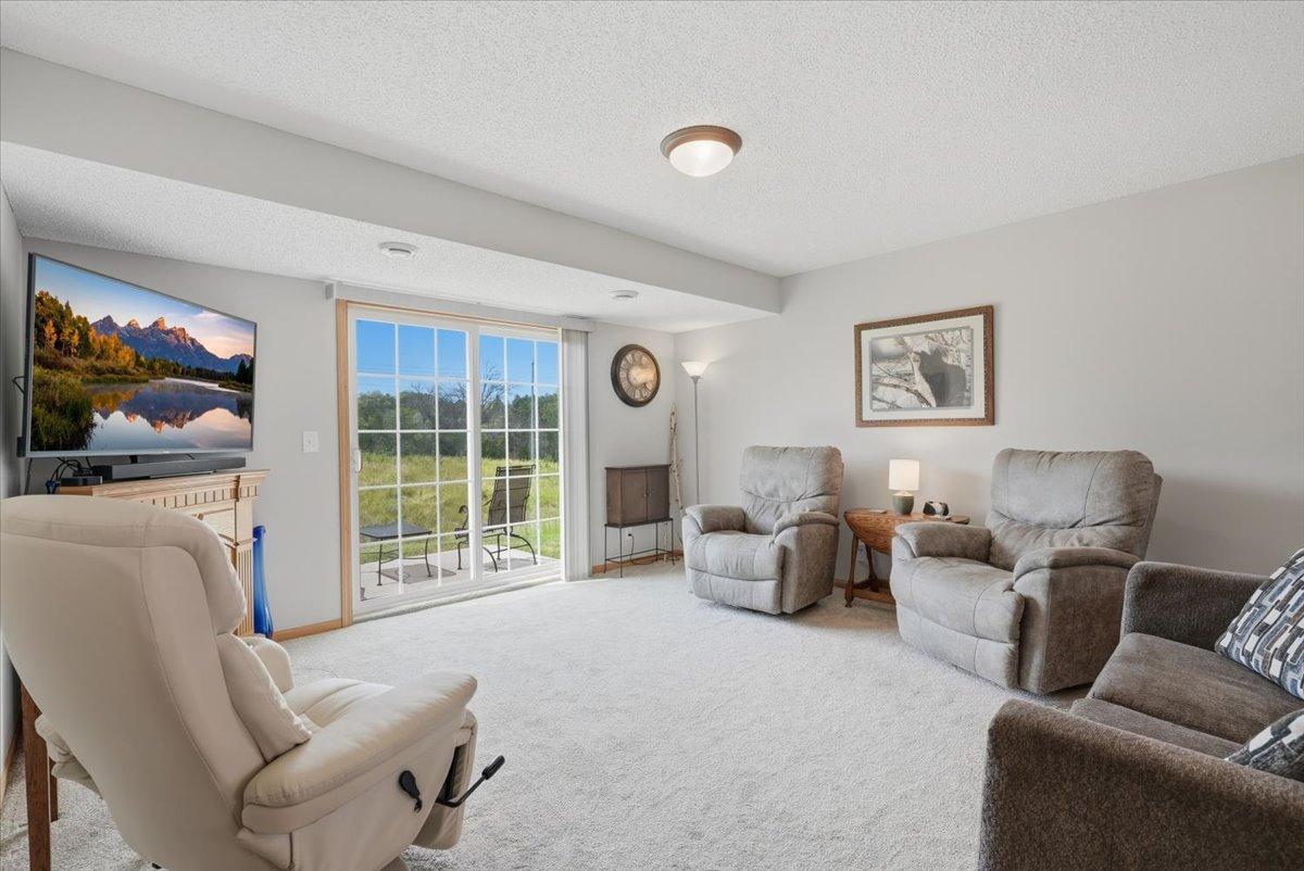 03-Living Room.jpg