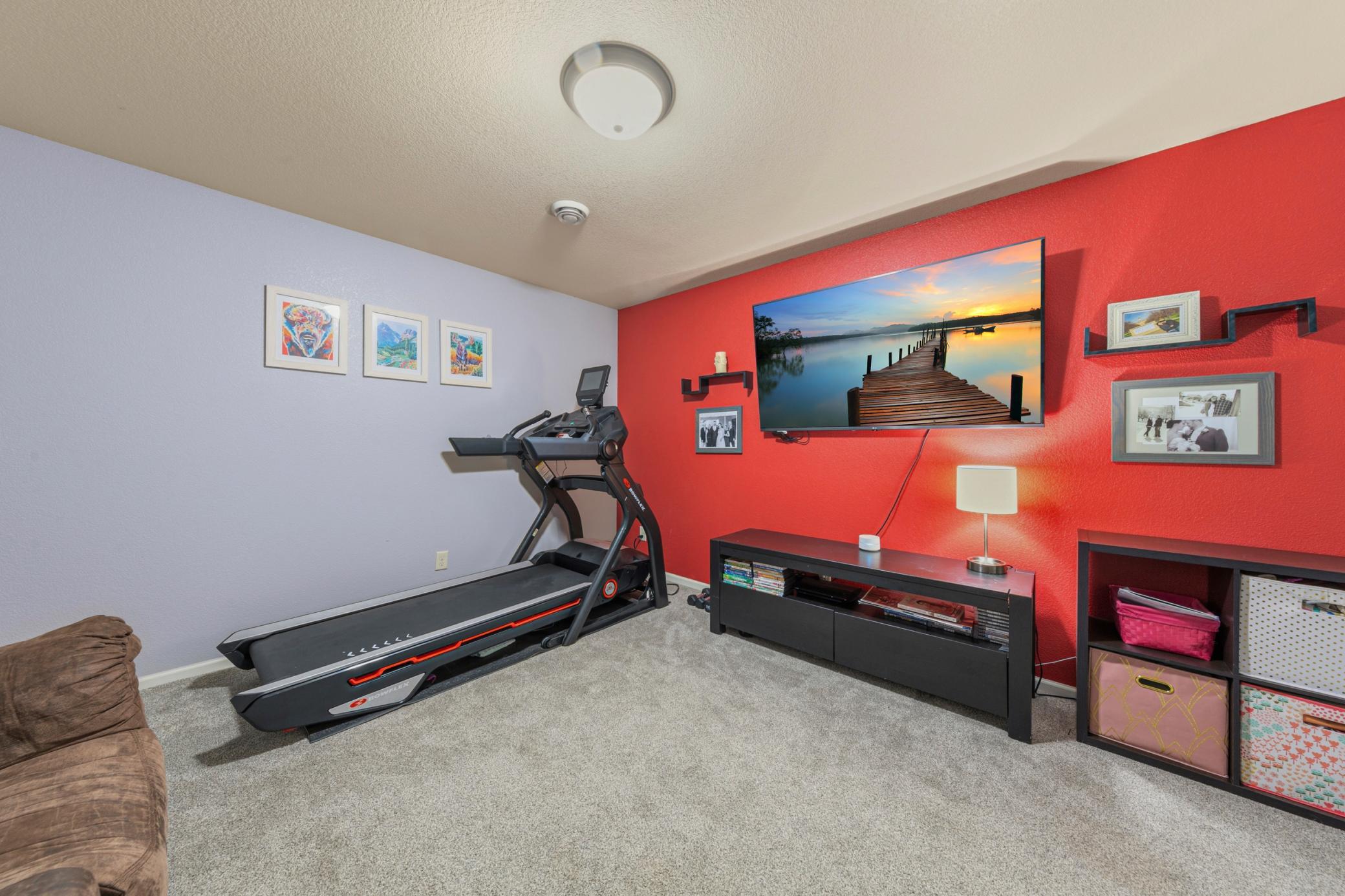 36_family_room_lowere22f.jpg