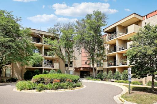 Photo for 6710 Vernon Avenue S, 406, Edina, MN 55436 - listing #7114064 Condo at Fountain Woods Condominiums, conveniently located with access to Hwy 169 and Hwy 100.