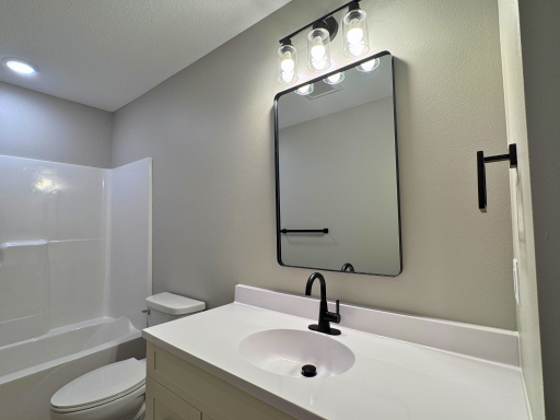 3202 Scotch Lane, Mankato, MN 56001