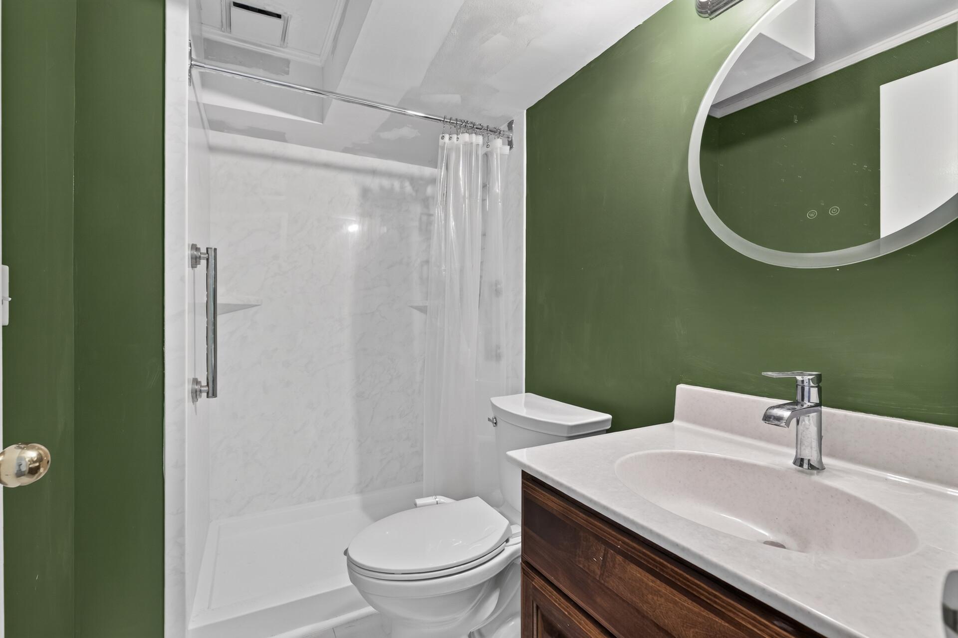 2nd Bathroom, with new renovations (2023-2024)