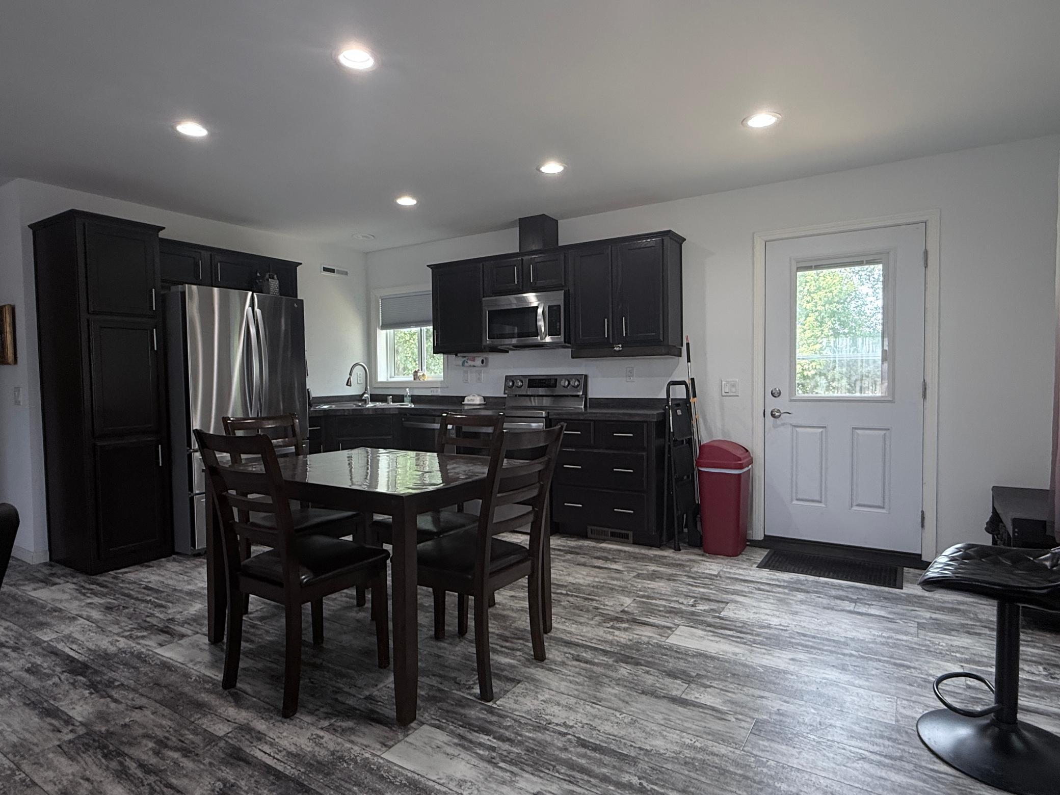 Kitchen/Dining Area
