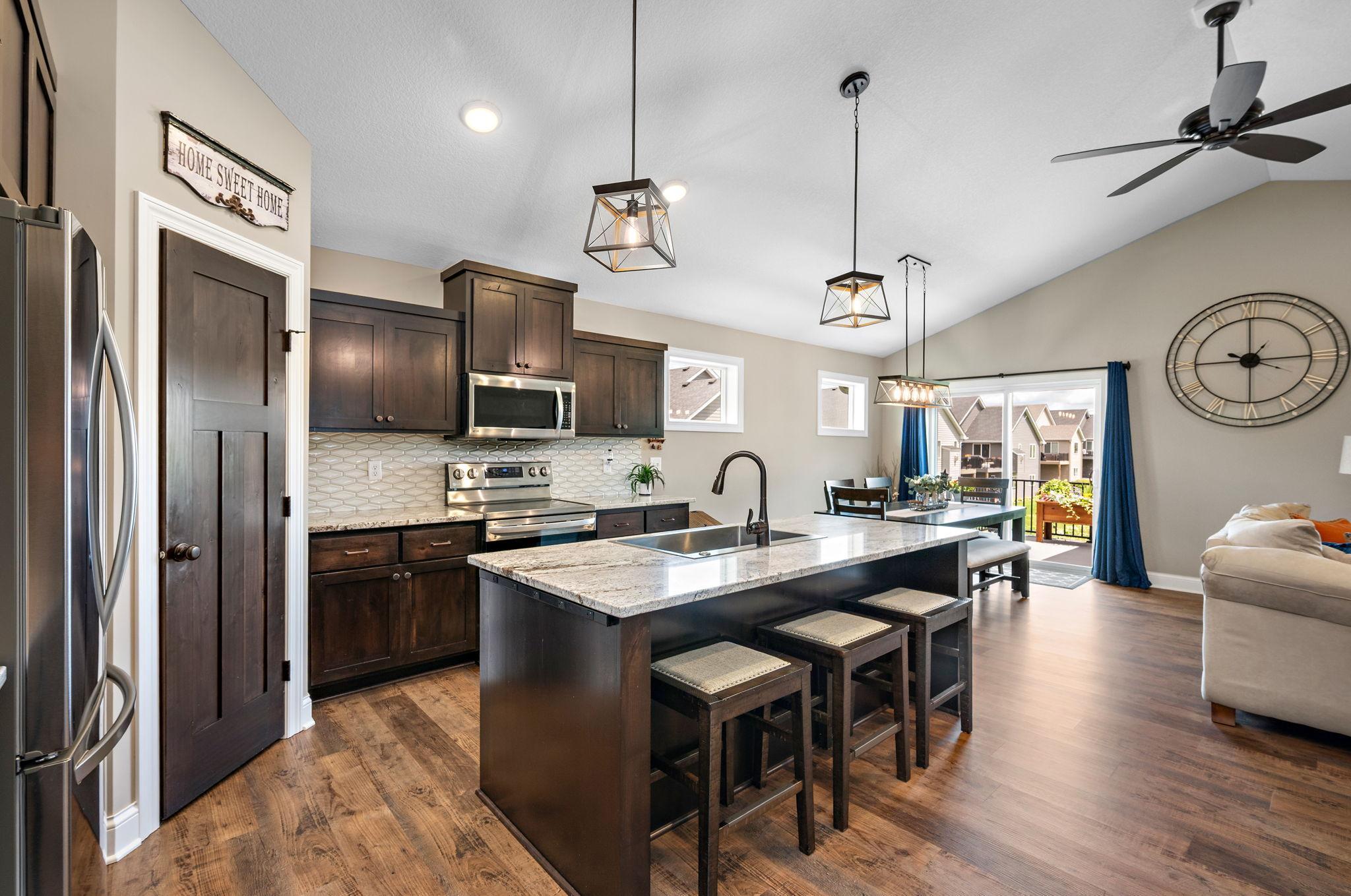 13-web-or-mls-16057-olive-st-nw.jpg