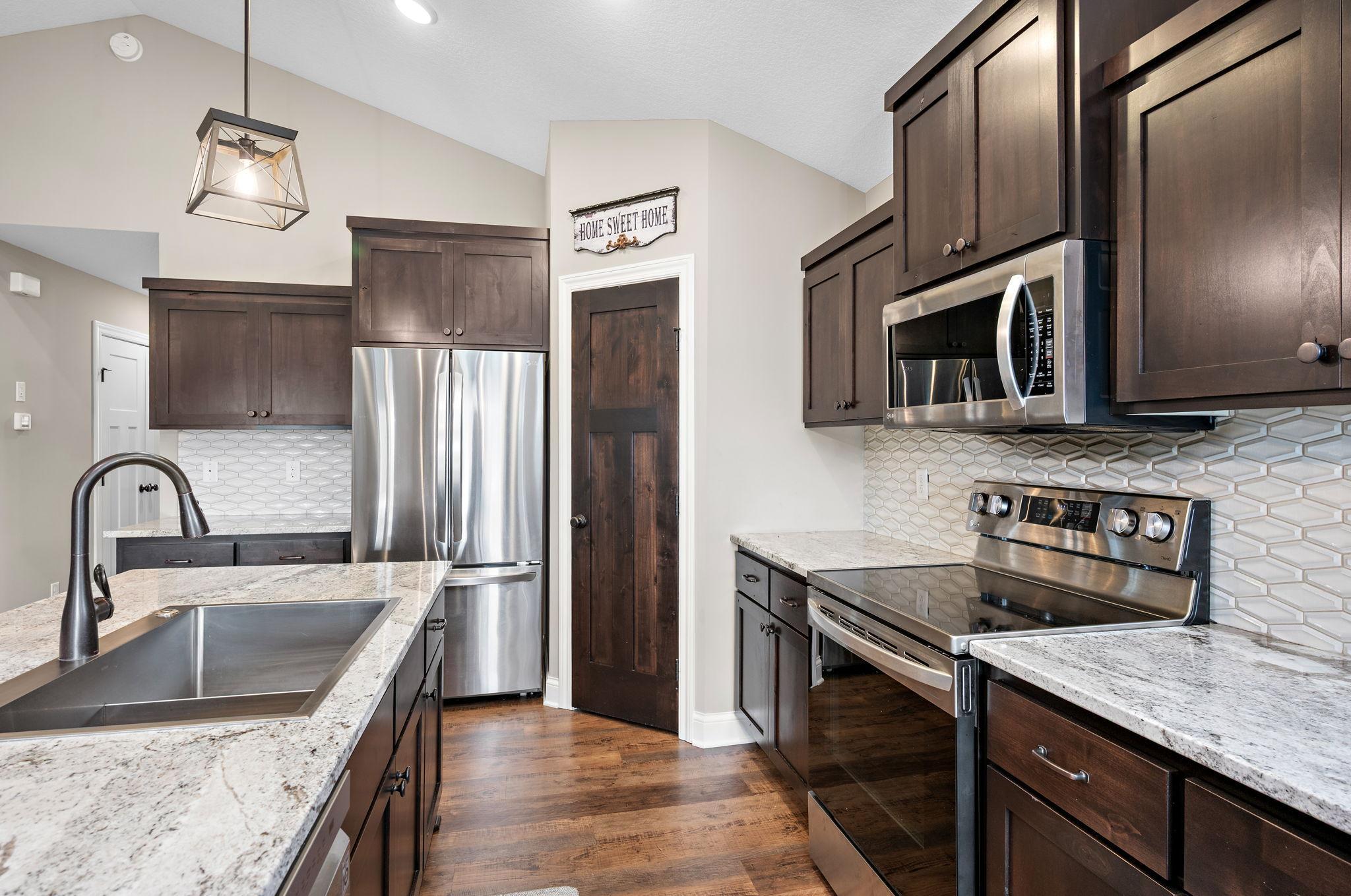 17-web-or-mls-16057-olive-st-nw.jpg