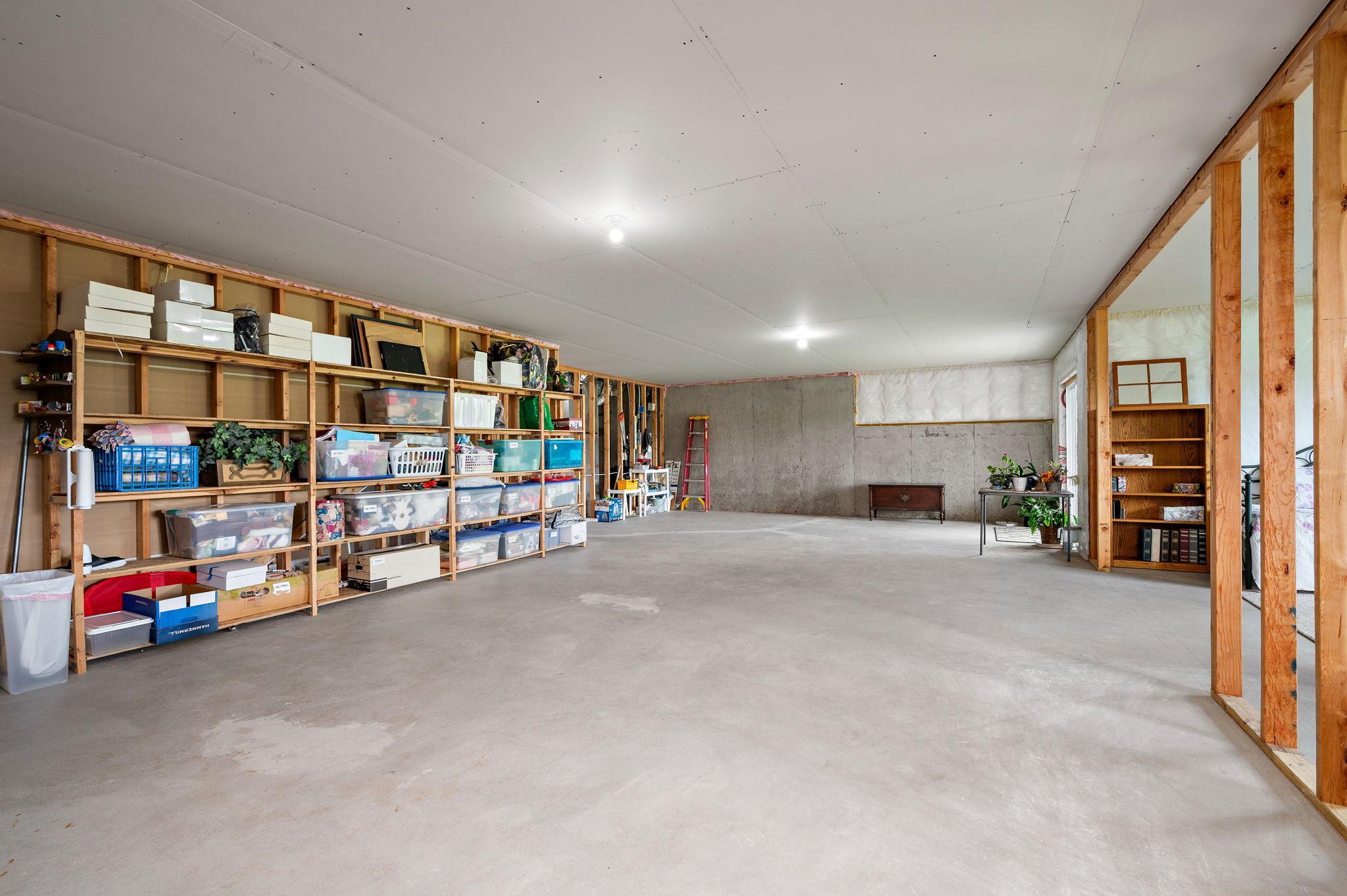 34-web-or-mls-16057-olive-st-nw.jpg