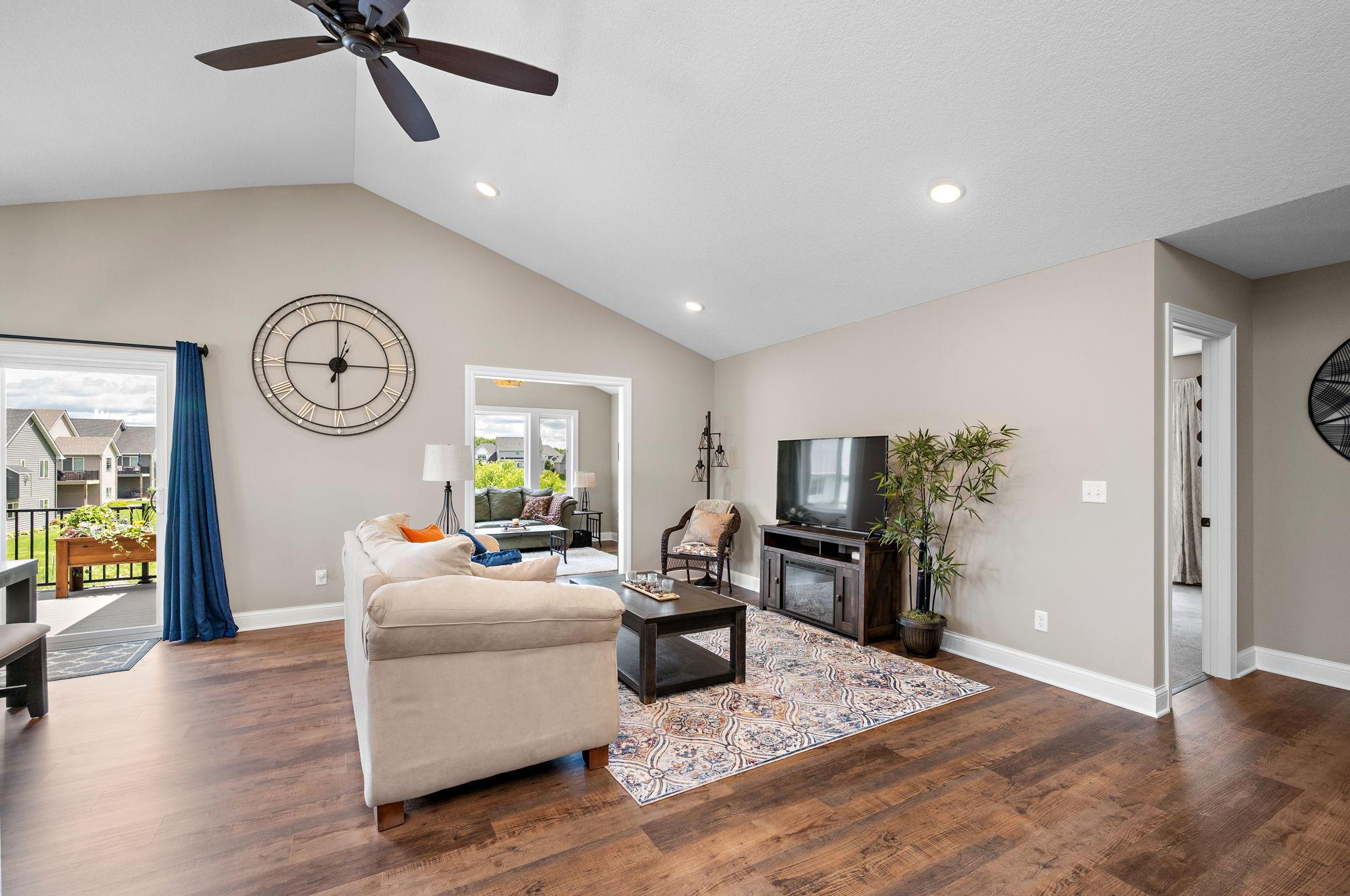 12-web-or-mls-16057-olive-st-nw.jpg