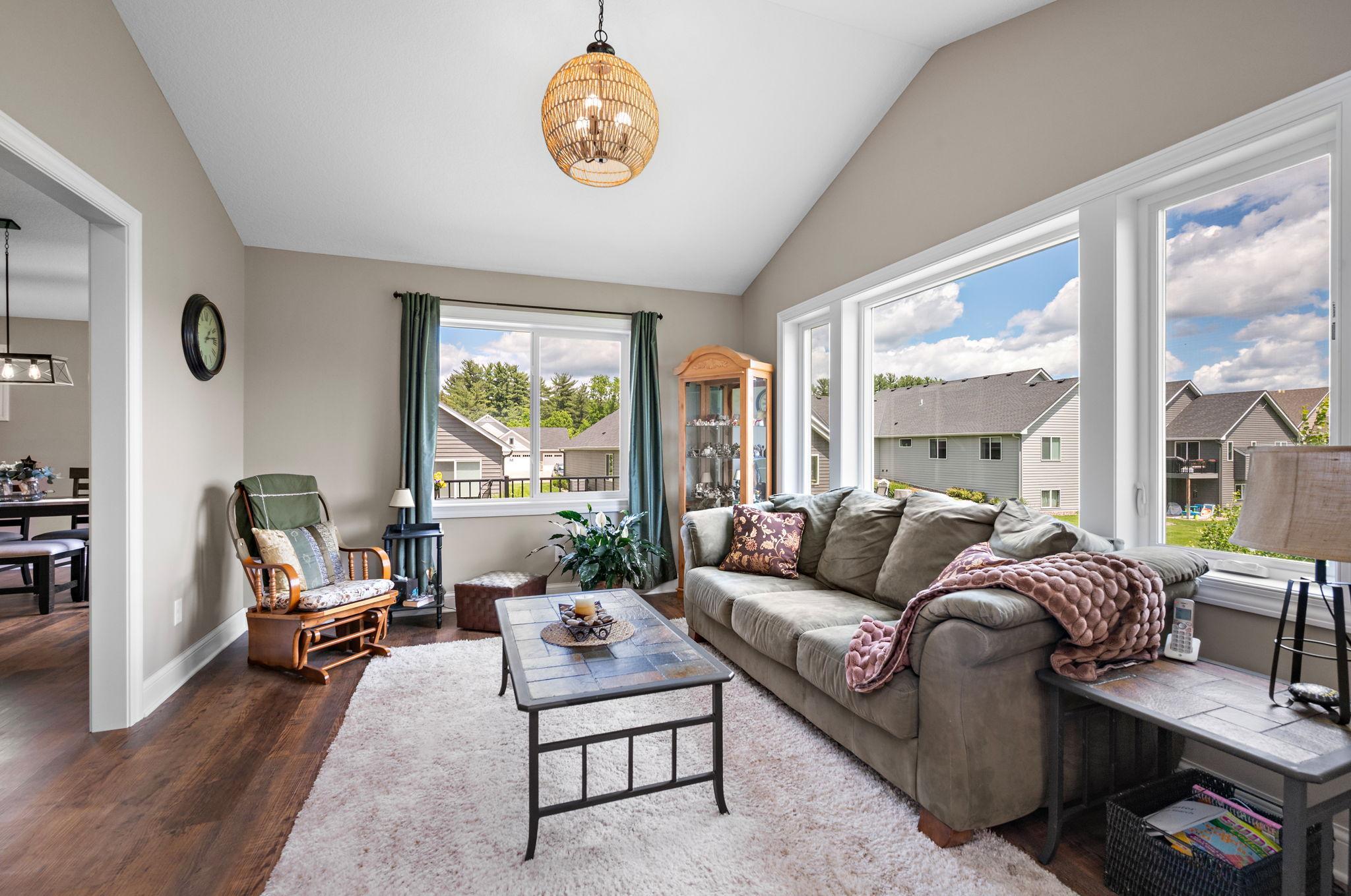 23-web-or-mls-16057-olive-st-nw.jpg