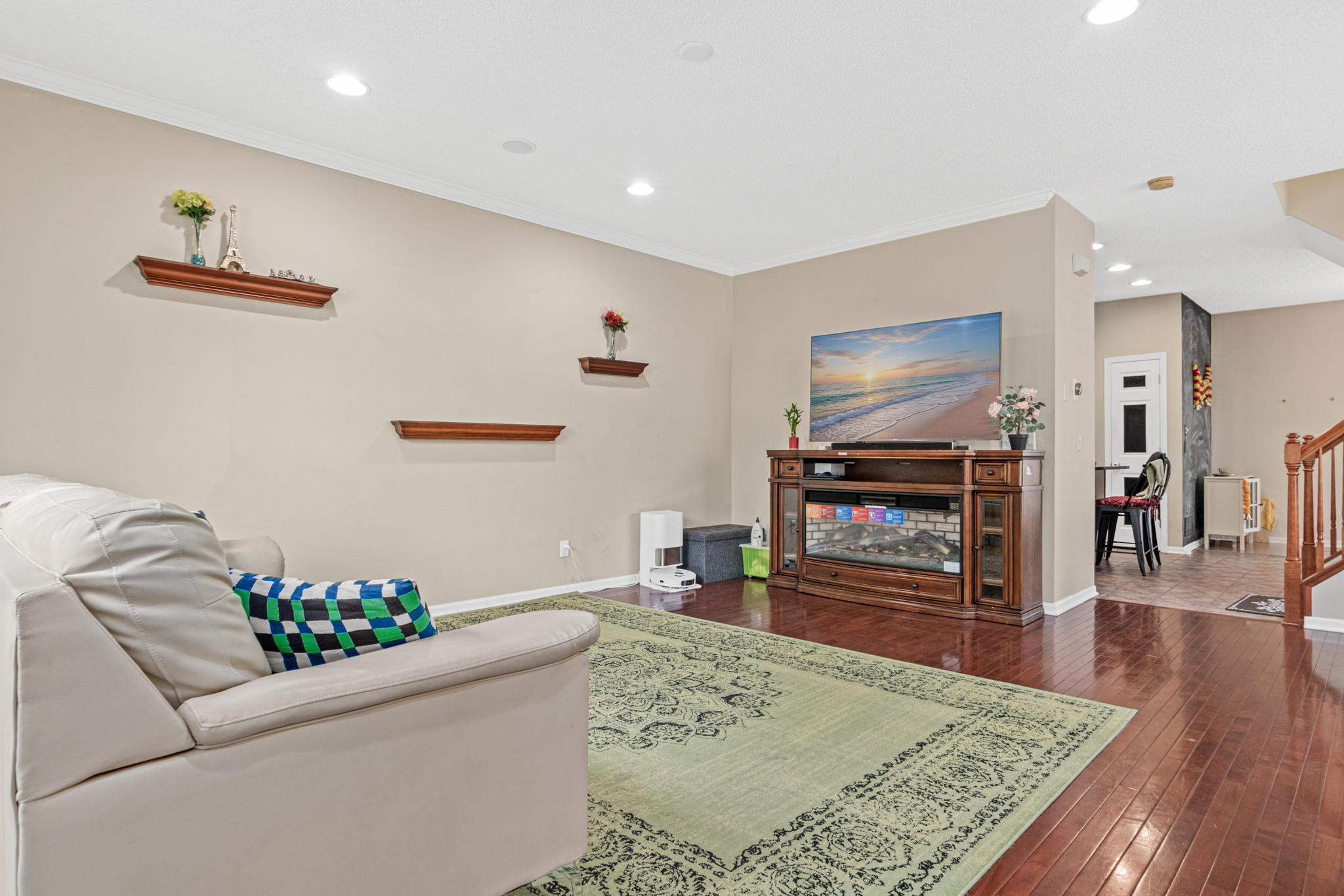 15587 Crab Apple Ln-2.jpg
