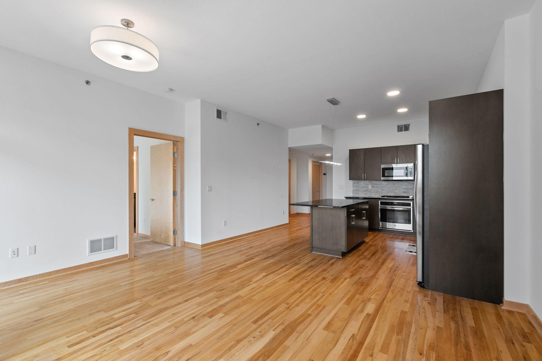 14-web-or-mls-1240-S-2nd-St-225-33.jpg