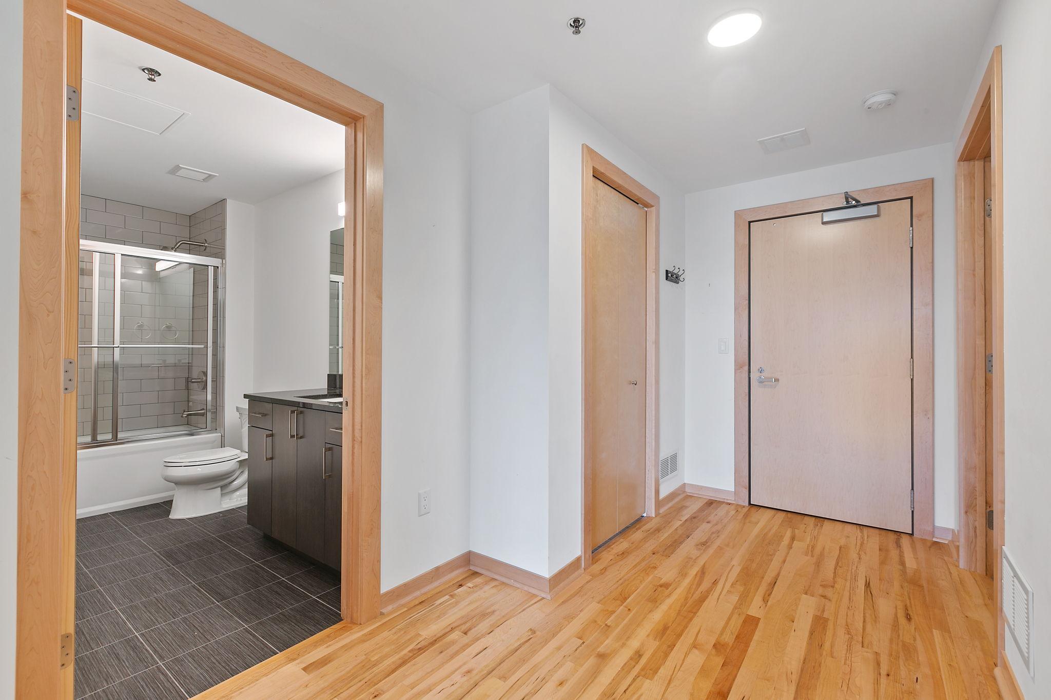22-web-or-mls-1240-S-2nd-St-225-57.jpg