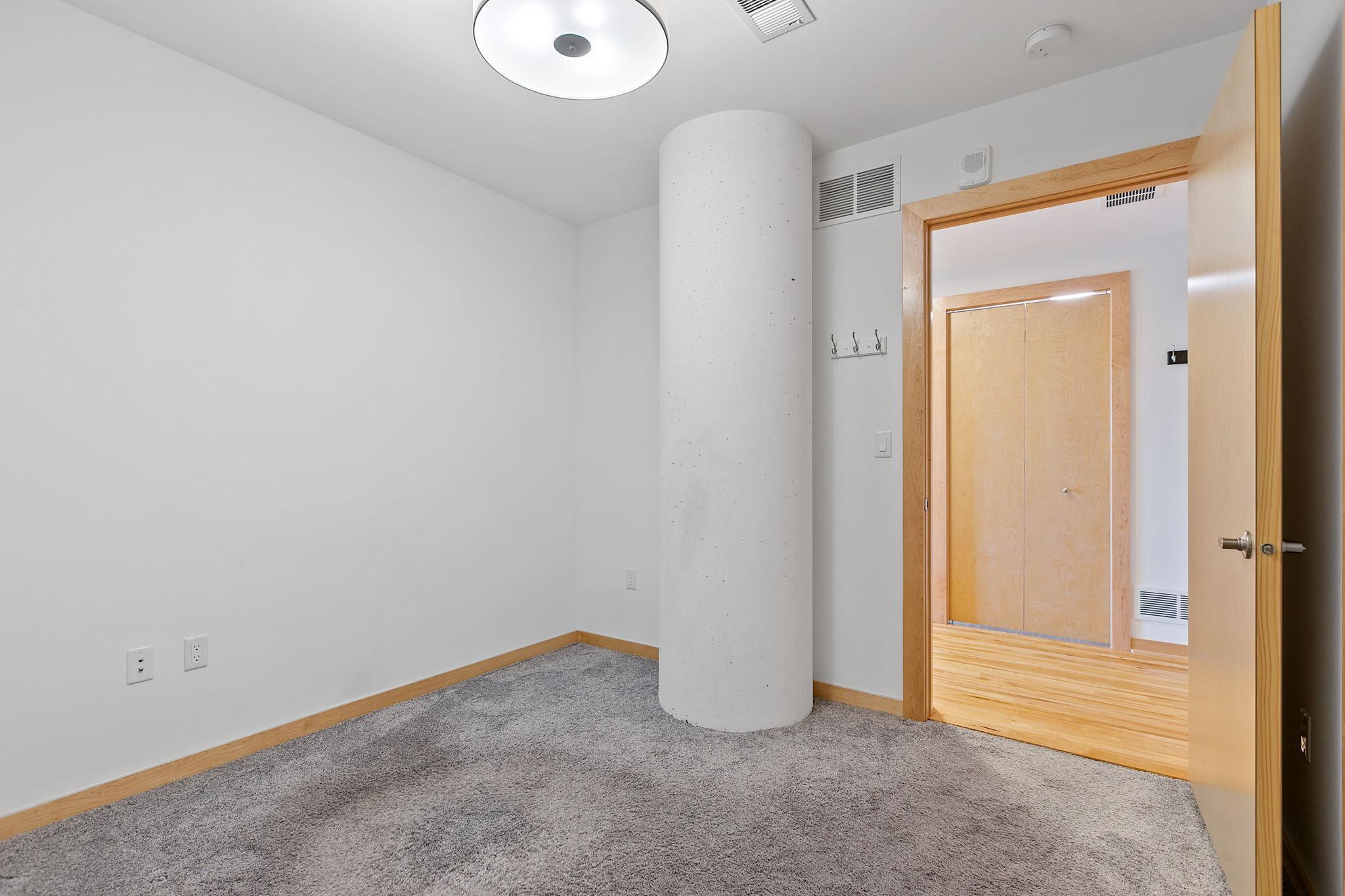 24-web-or-mls-1240-S-2nd-St-225-63.jpg