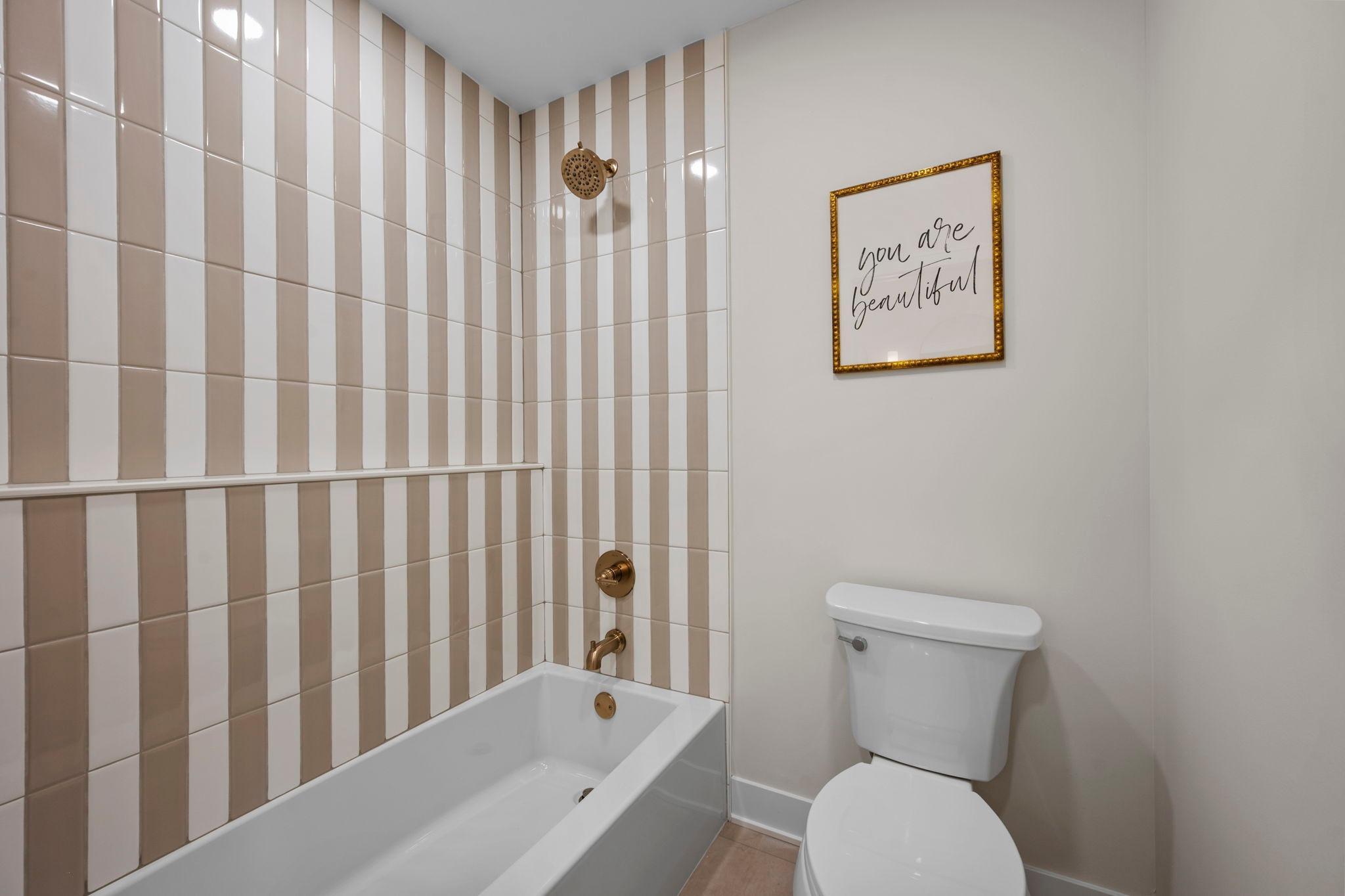 5. 94-web-or-mls-5801 Fairfax Ave-499.jpg