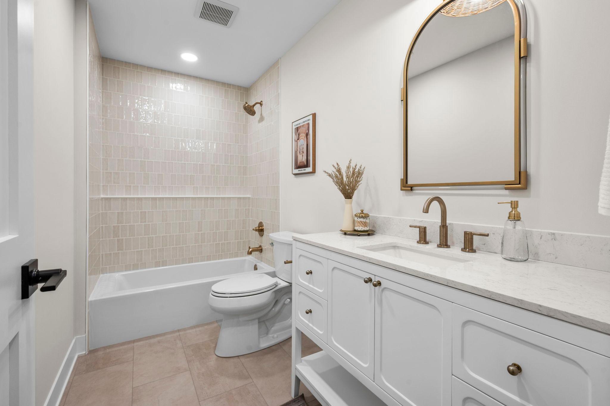 6. 110-web-or-mls-5801 Fairfax Ave-584.jpg