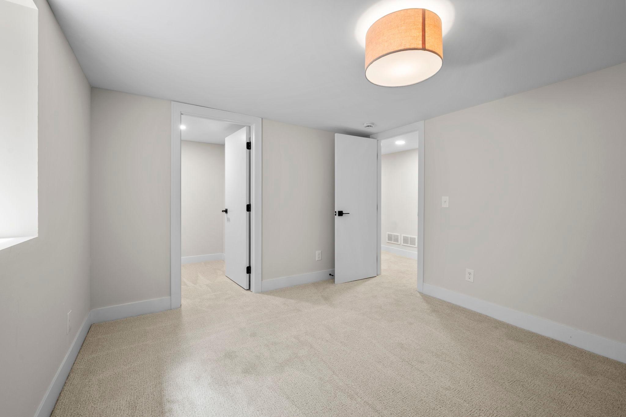 142-web-or-mls-5801 Fairfax Ave-744.jpg