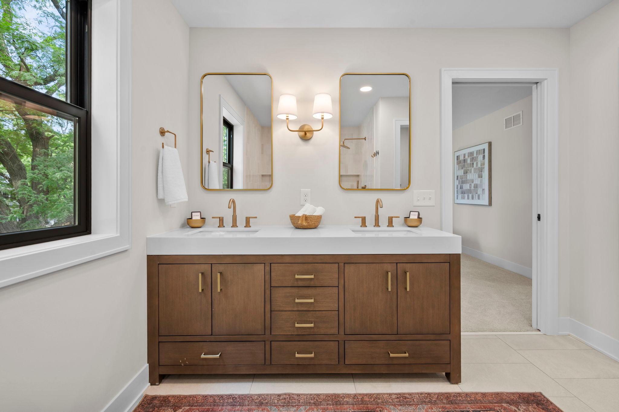 69-web-or-mls-5801 Fairfax Ave-349.jpg