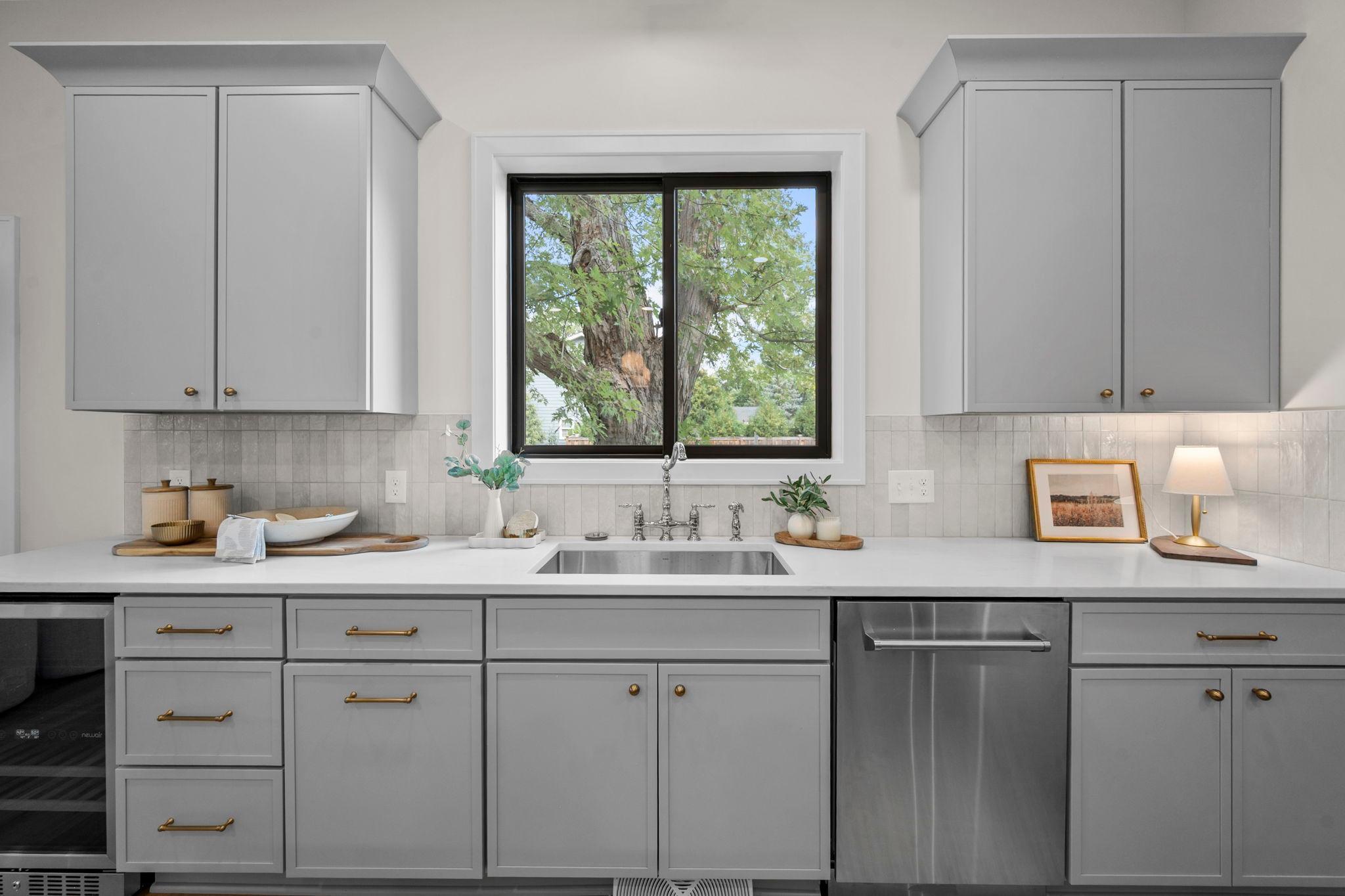 40-web-or-mls-5801 Fairfax Ave-224.jpg