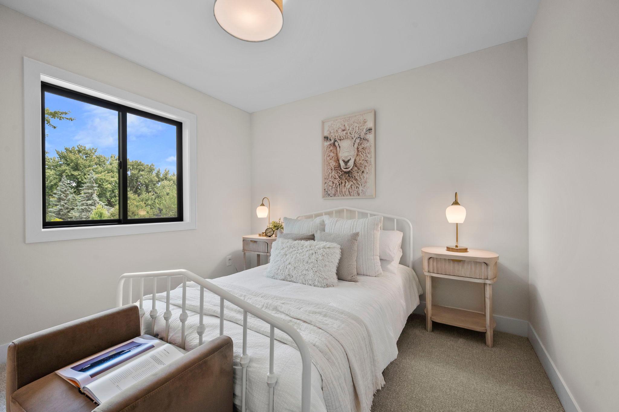 99-web-or-mls-5801 Fairfax Ave-524.jpg