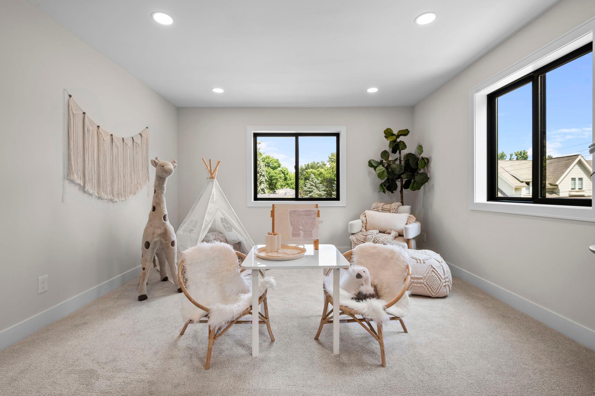 118-web-or-mls-5801 Fairfax Ave-624.jpg