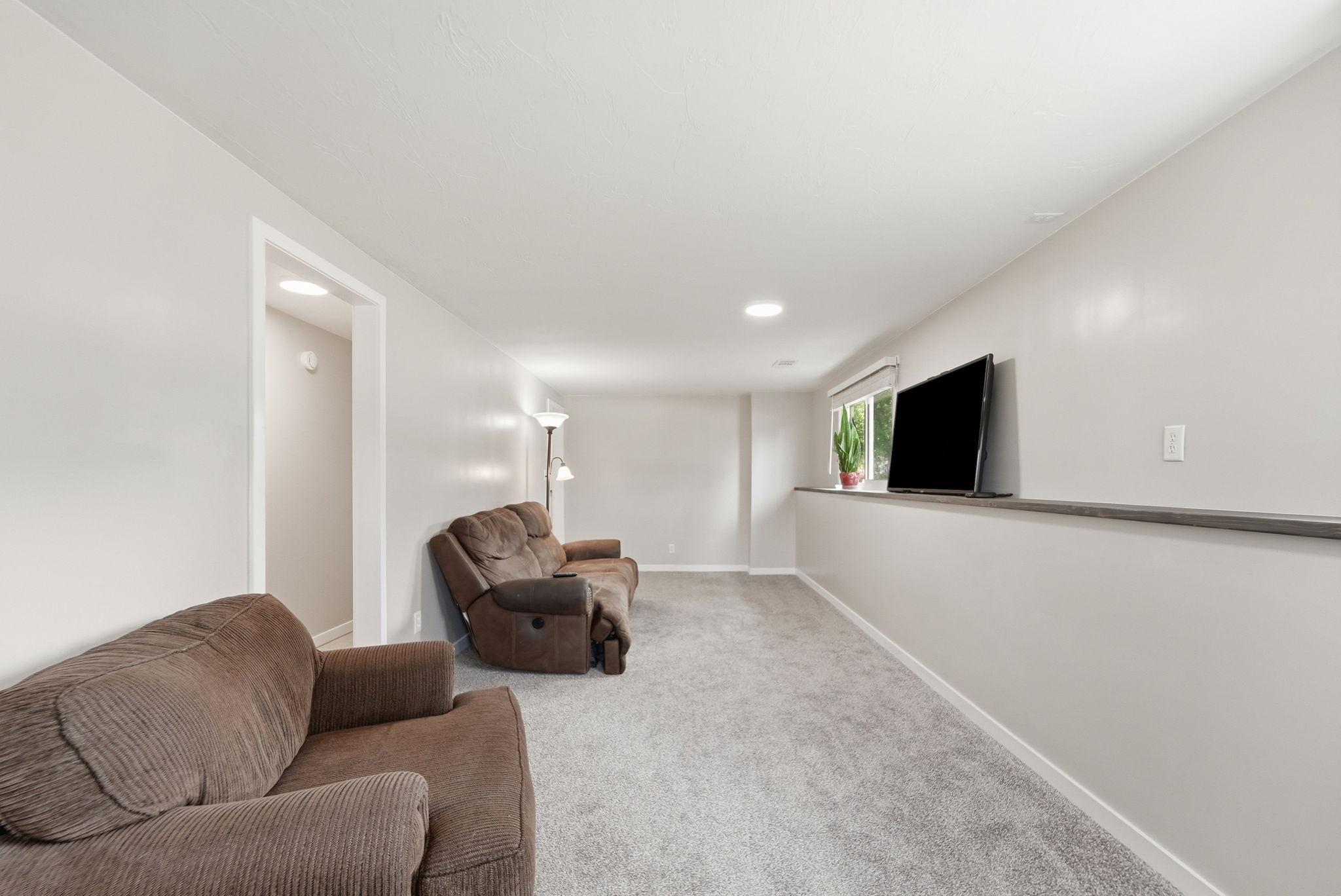 Spacious and Bright Family room