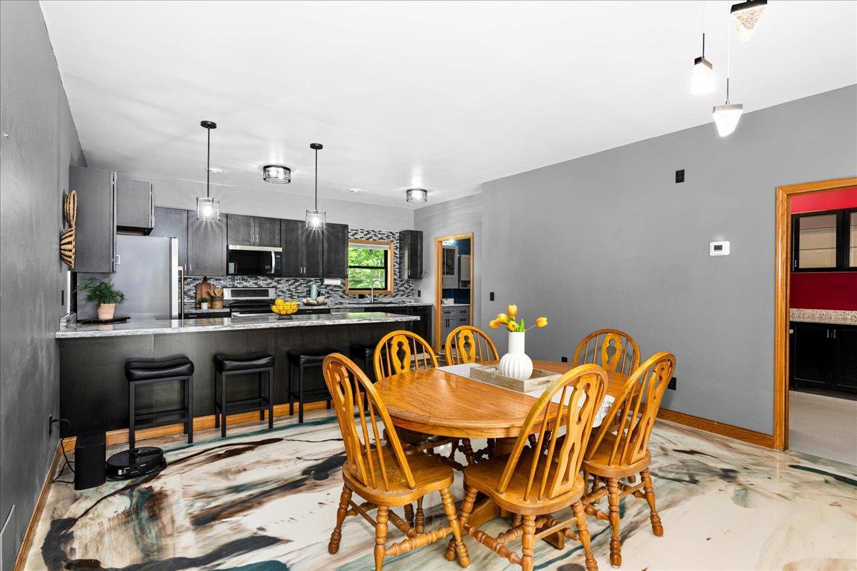 18-Spruce Ln-17.jpg