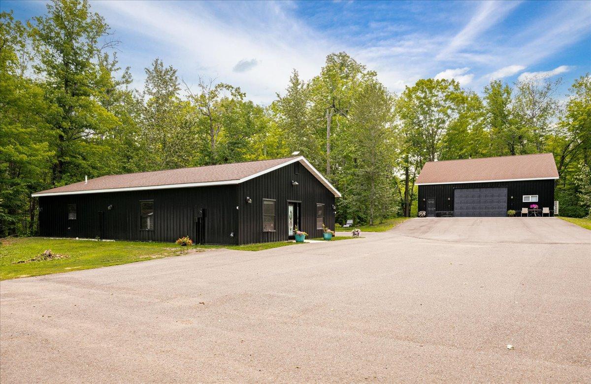 01-Spruce Ln-32.jpg