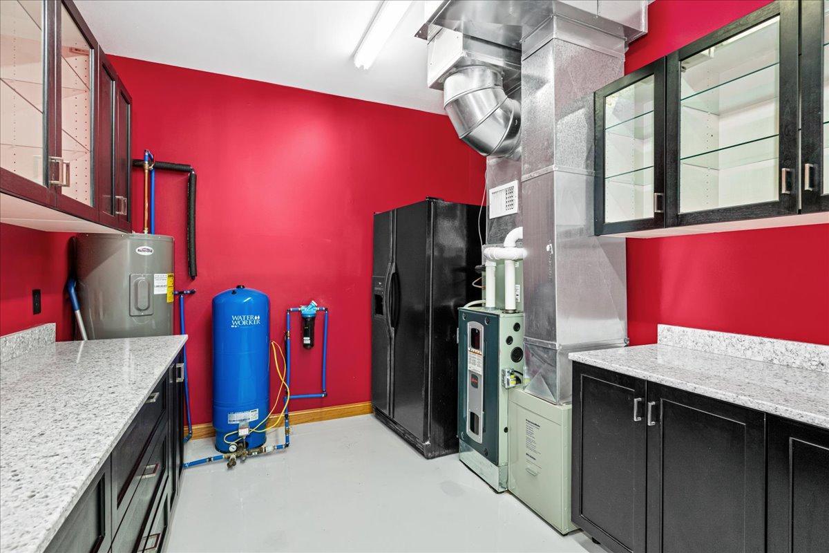 22-Spruce Ln-21.jpg