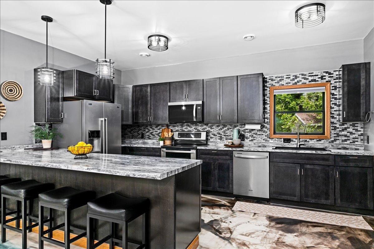 24-Spruce Ln-23.jpg