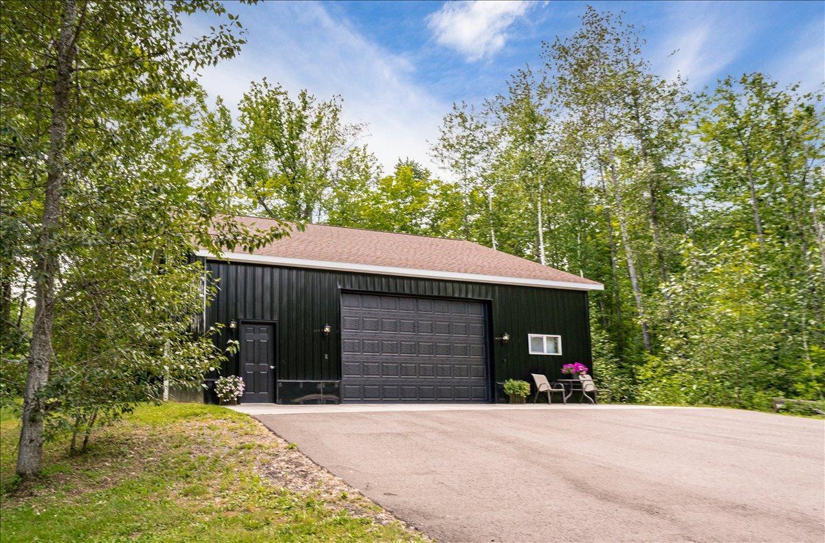 30-Spruce Ln-29.jpg