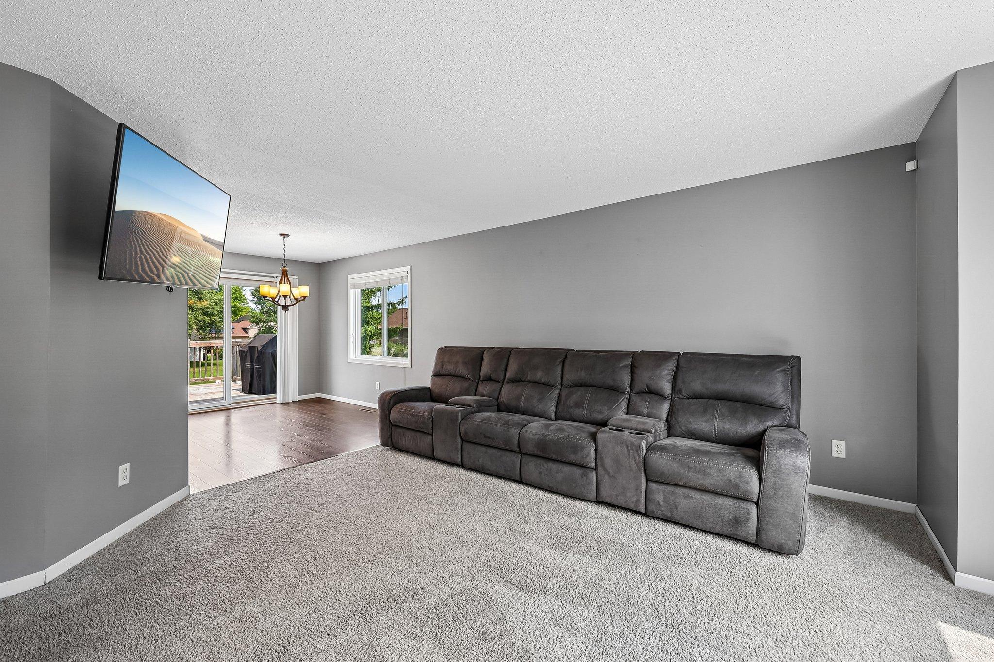 Spacious living room