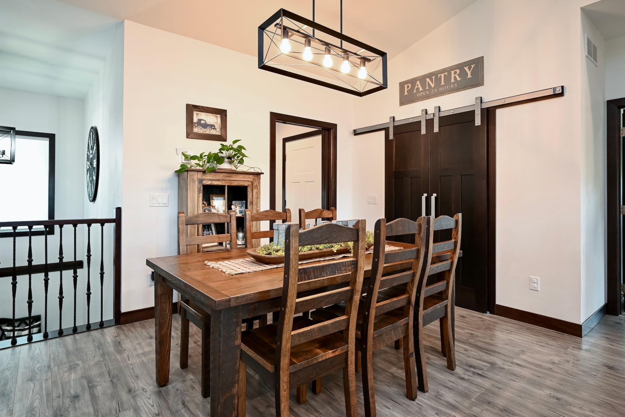 13 Dining Area.jpg