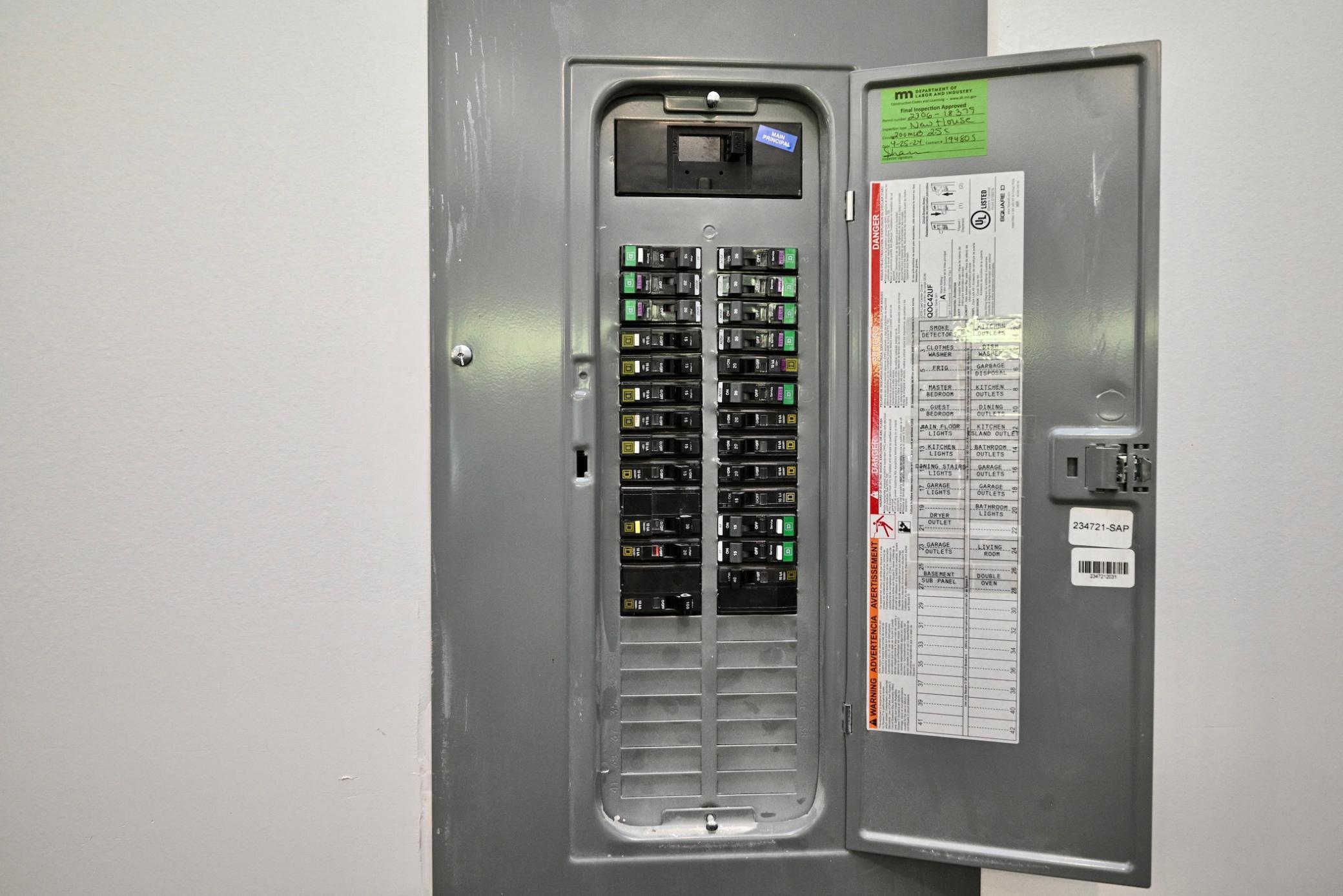 30 Electrical Panel.jpg