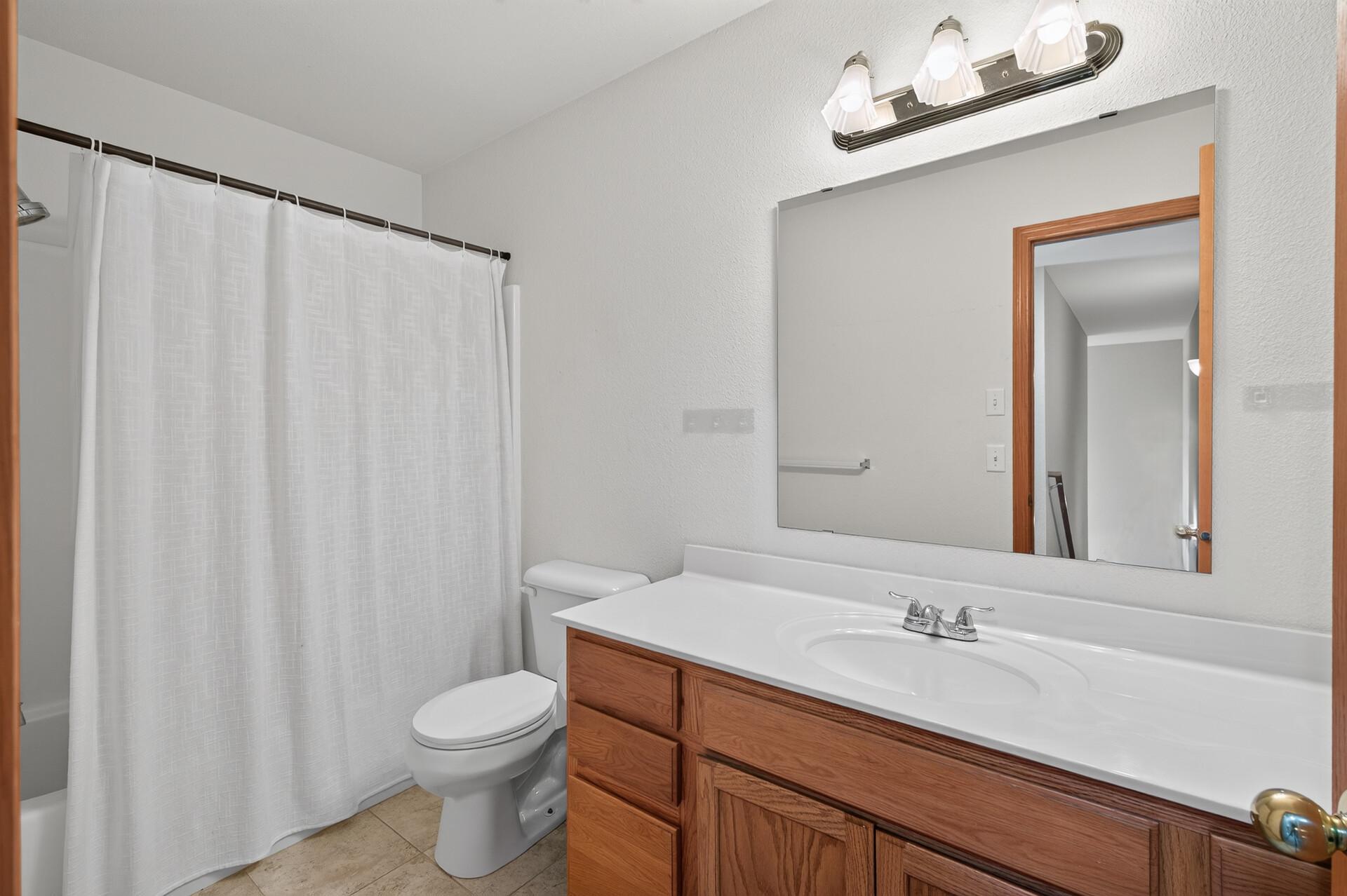 Upper full bath