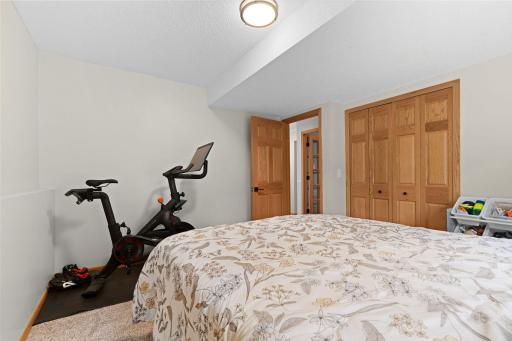 10359 Huntington Drive, Eden Prairie, MN 55347