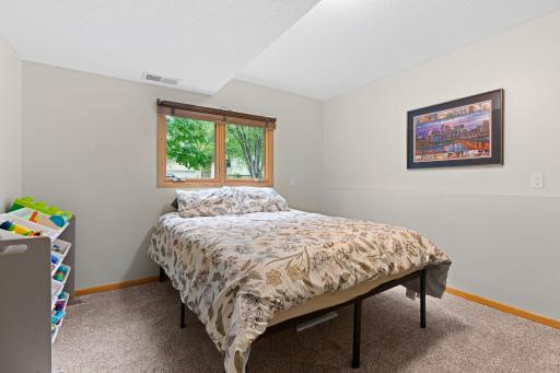 10359 Huntington Drive, Eden Prairie, MN 55347