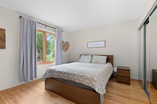 10359 Huntington Drive, Eden Prairie, MN 55347