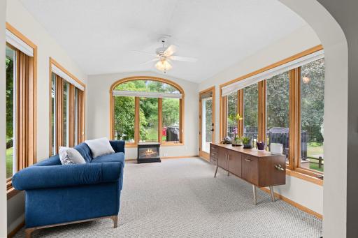 10359 Huntington Drive, Eden Prairie, MN 55347