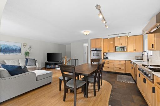 10359 Huntington Drive, Eden Prairie, MN 55347