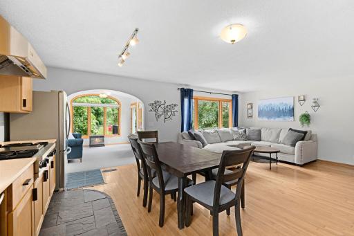 10359 Huntington Drive, Eden Prairie, MN 55347