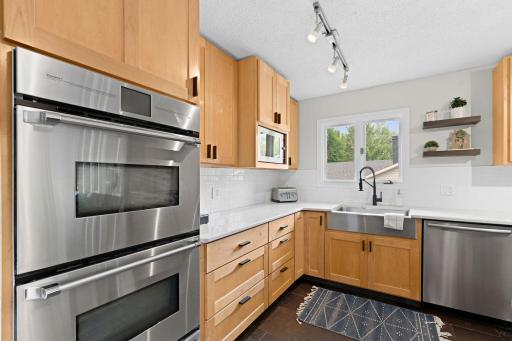 10359 Huntington Drive, Eden Prairie, MN 55347