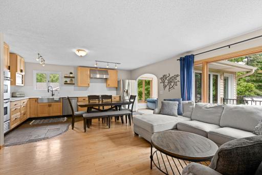 10359 Huntington Drive, Eden Prairie, MN 55347