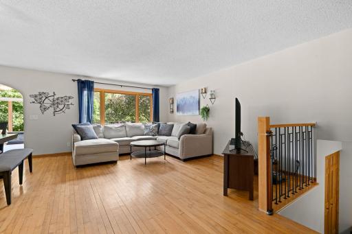 10359 Huntington Drive, Eden Prairie, MN 55347