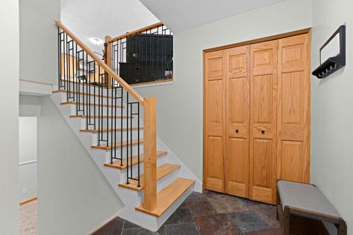 10359 Huntington Drive, Eden Prairie, MN 55347