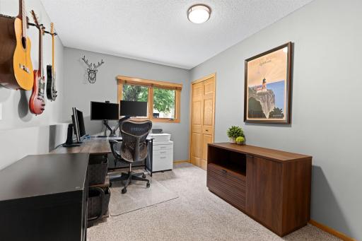 10359 Huntington Drive, Eden Prairie, MN 55347