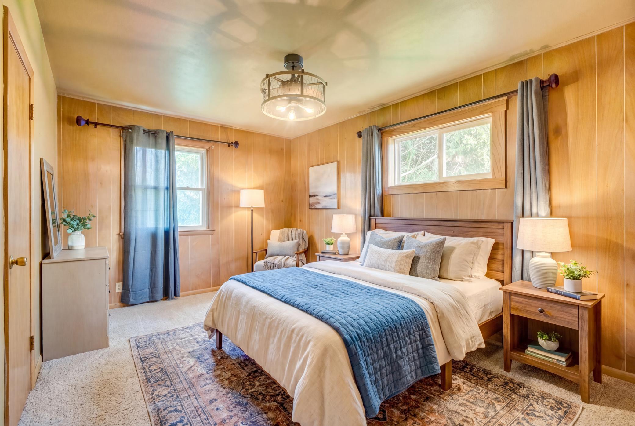 Bedroom (virtually staged)