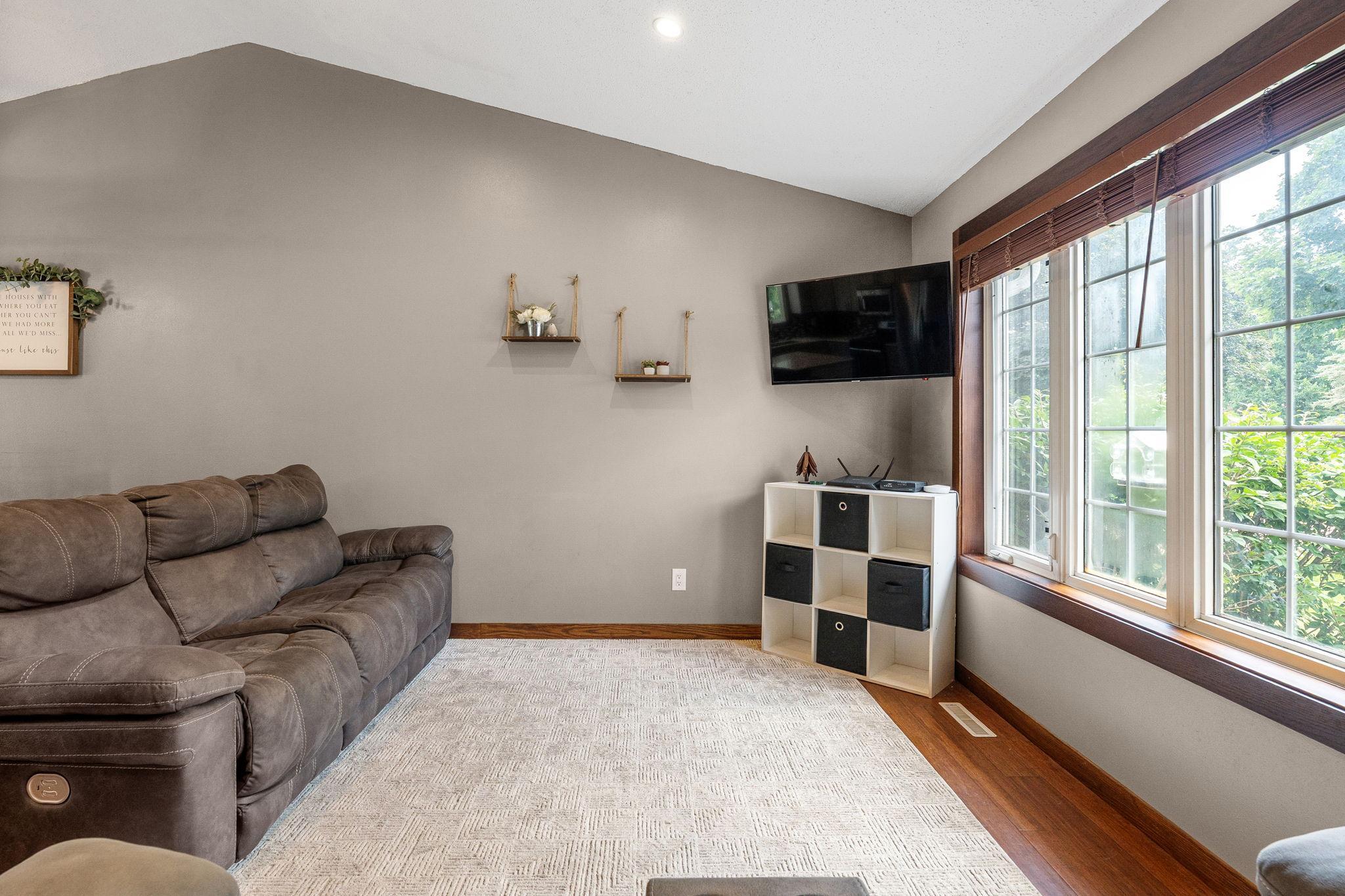 Livingroom2 .jpg