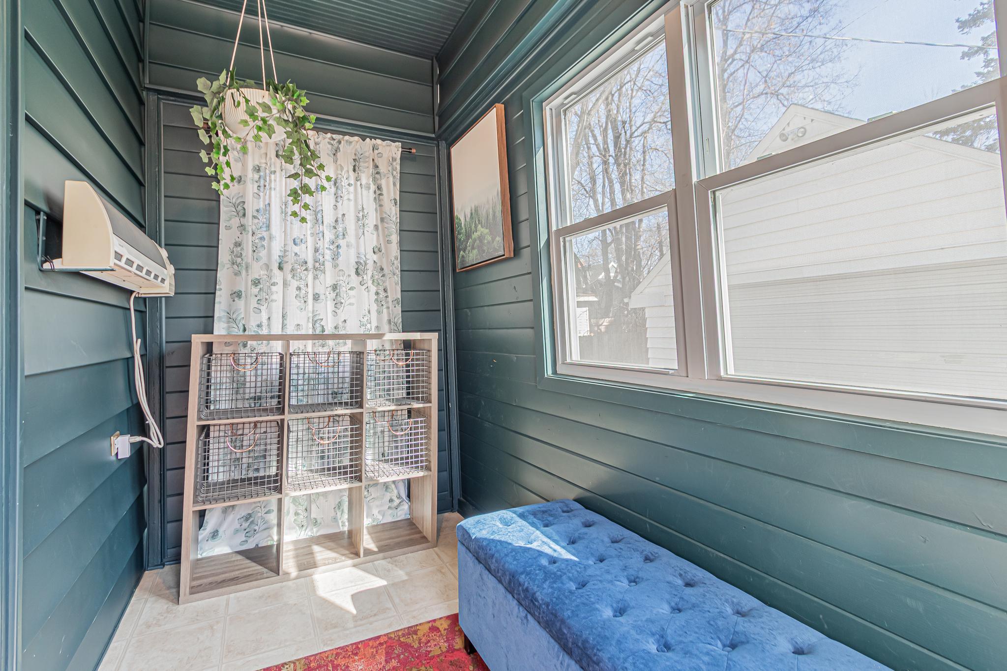 Rear Porch/Foyer
